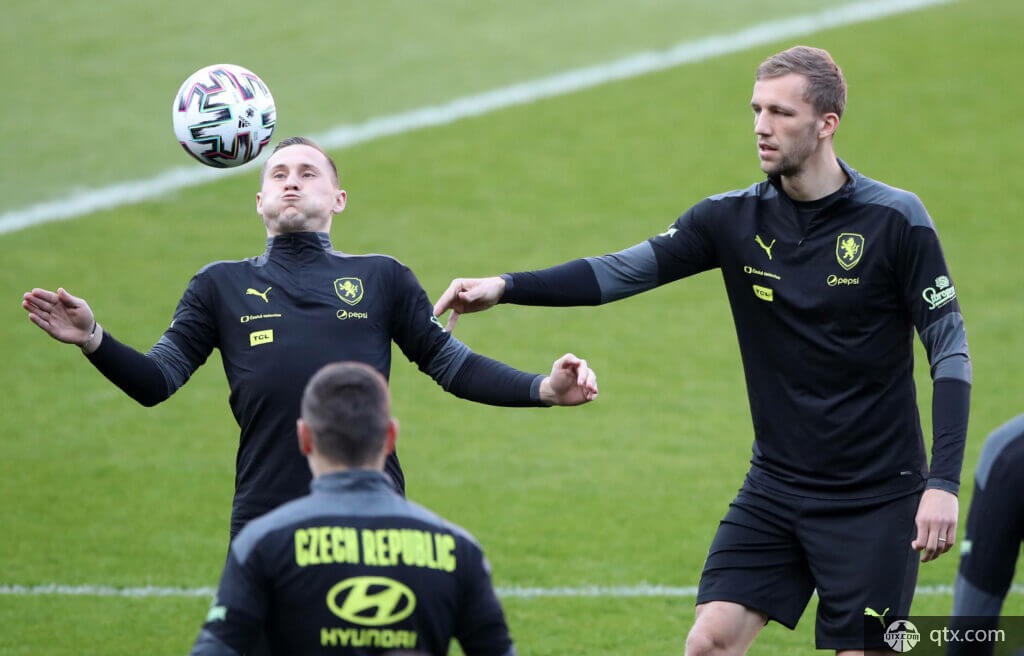 个冠军拼图 个冠军拼图