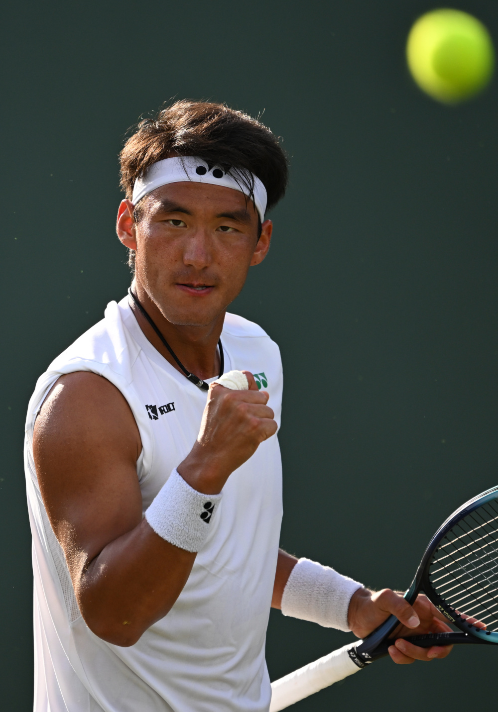 还是背后的 还是背后的