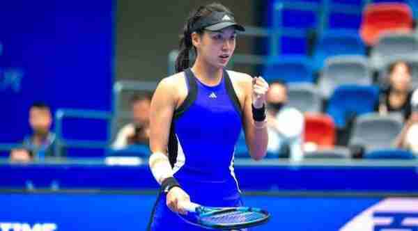 凭借她的社 凭借她的社