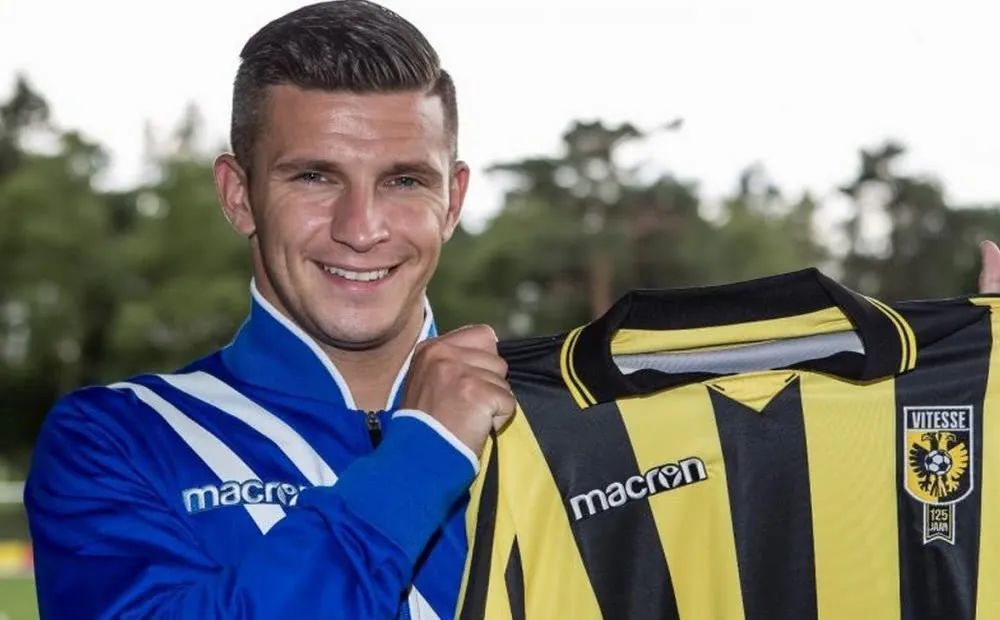 高价签下了 高价签下了